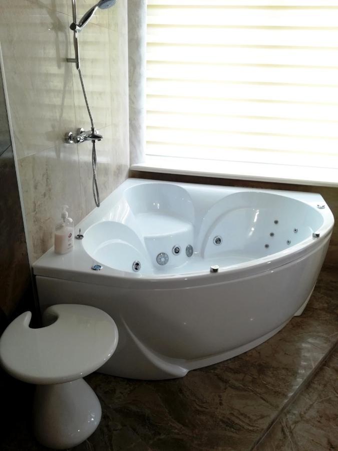 JACUZZI New LOFT ApartComplex Kaskad, Минск - центр города Екстериор снимка