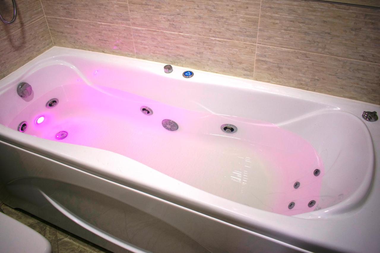 JACUZZI New LOFT ApartComplex Kaskad, Минск - центр города Стая снимка